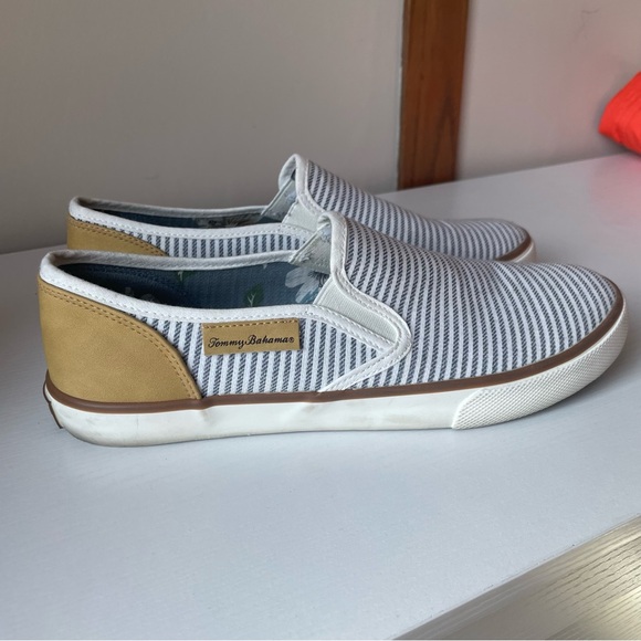 Tommy Bahama Striped Slip-On Shoes with Gold Accents Womens Size 9 - Picture 3 of 7